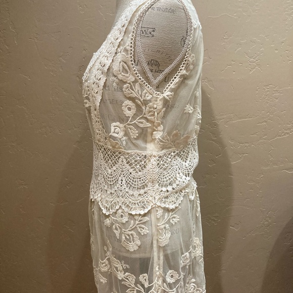Sundance Lace Embroidered Sheer Mesh Creme/Ivory Tunic - Picture 2 of 11